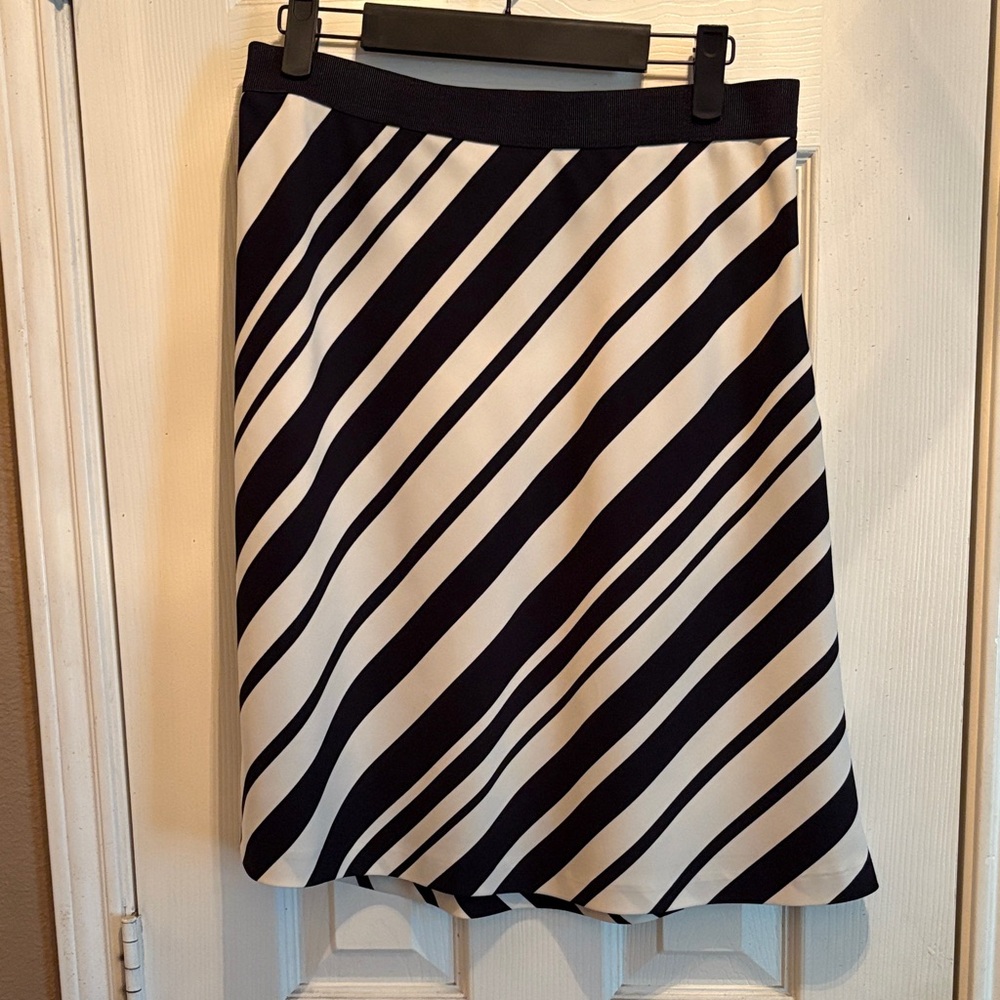 Ann Taylor Black and Cream Diagonal Stripe A-Line Skirt